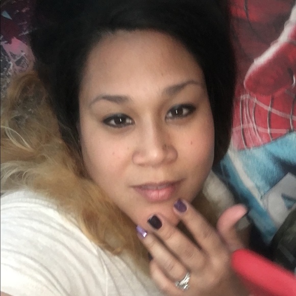 Meet your Posher, Cynthia - Picture 1 of 4